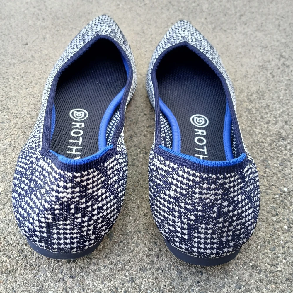 Rothys reposhing this